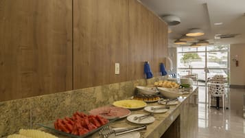 Morgenmadsbuffet hver dag (25 BRL pr. person)