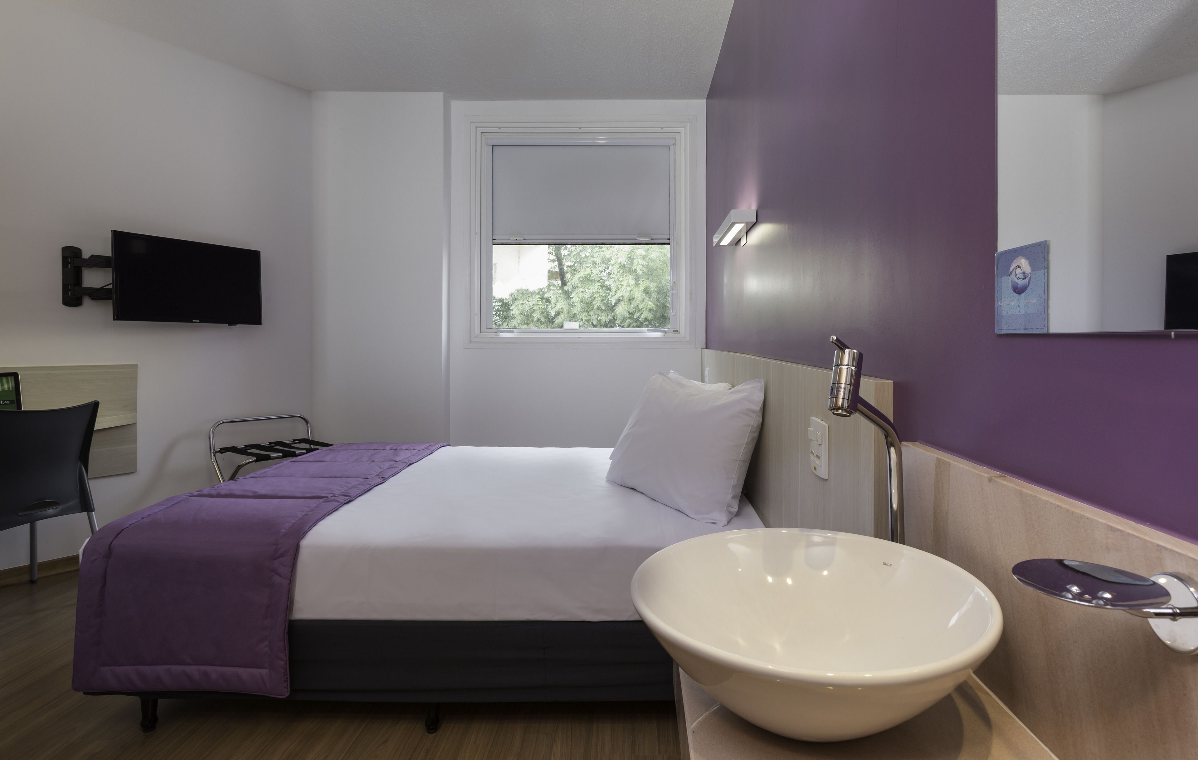 standard double room | in-room safe, desk, blackout curtains, soundproofing