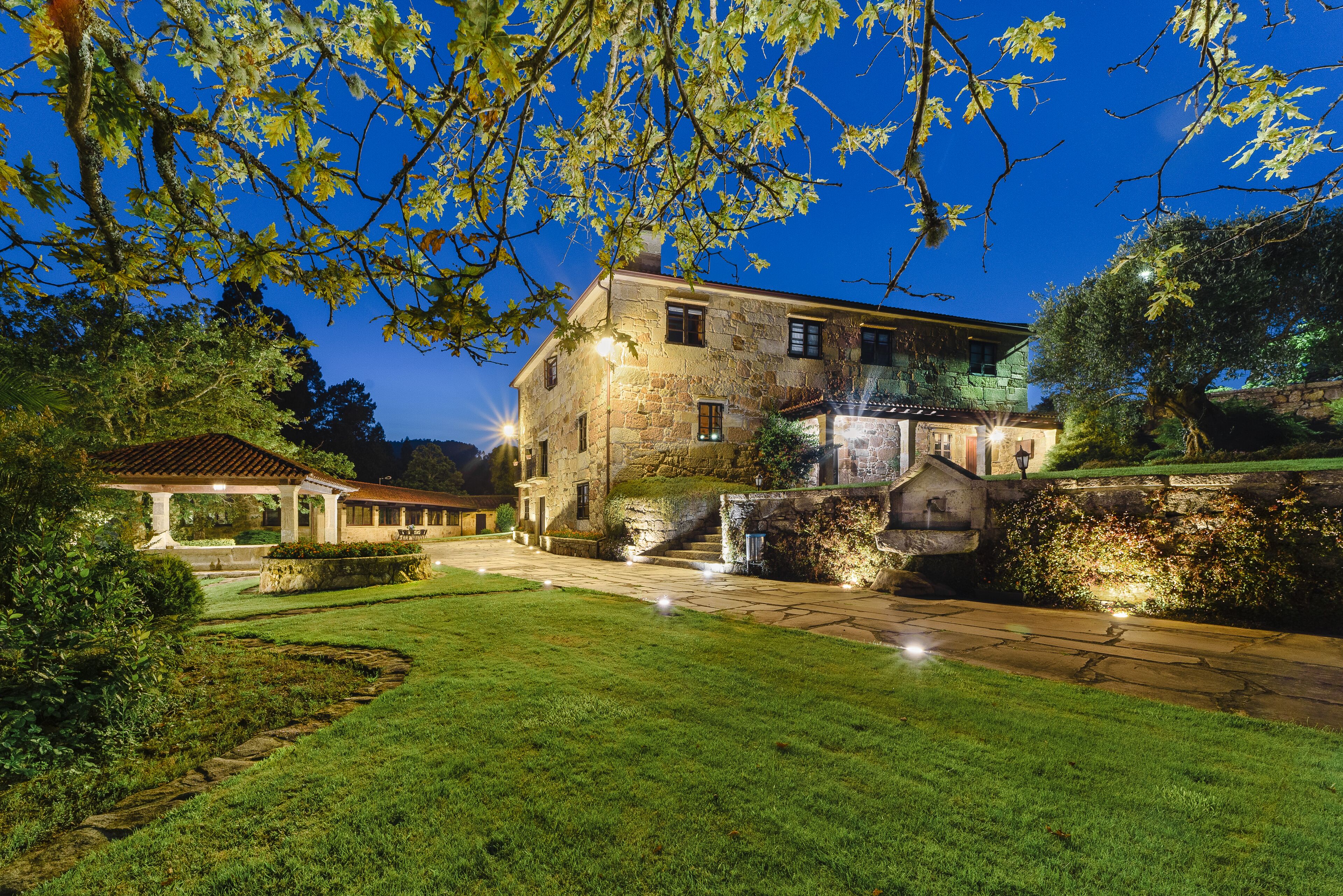 المنشأة من الخارج