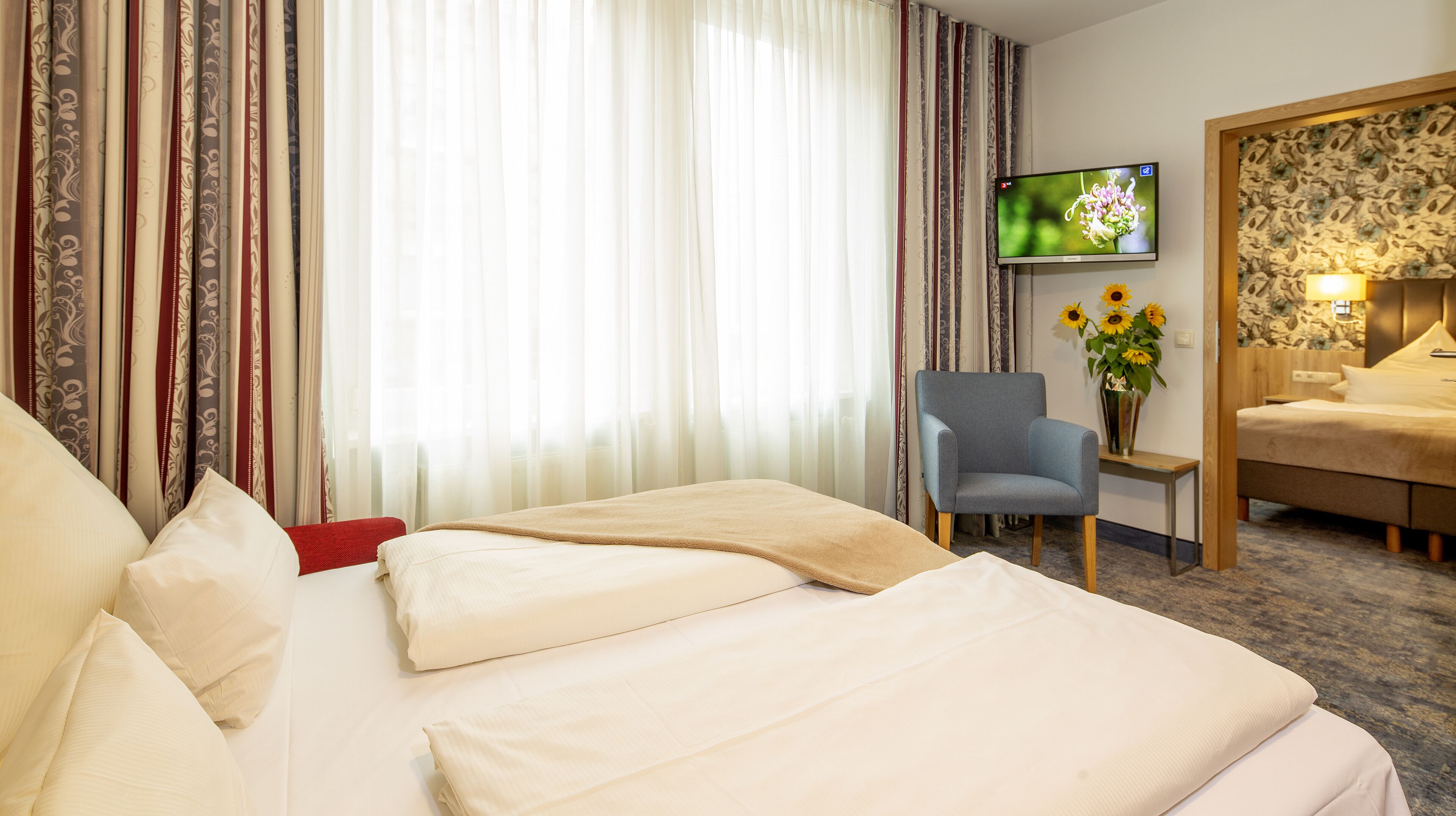 suite | 1 bedroom, premium bedding, minibar, in-room safe