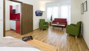 Suite | Premium bedding, minibar, in-room safe, desk - Hotel Löwengarten (Speyer)