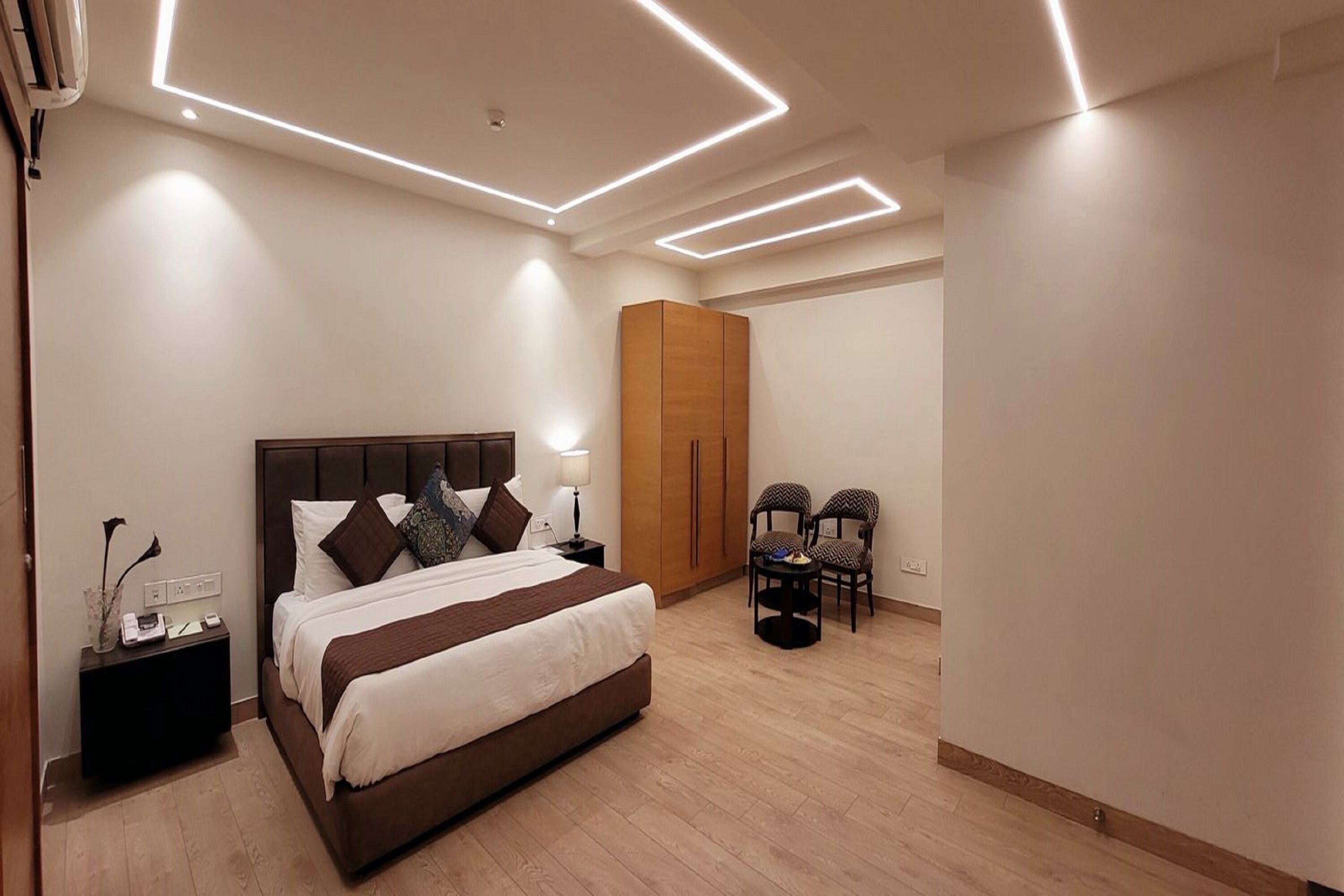 Photo - Hotel Saket 27