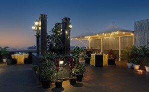 Terrace/patio - Hotel Saket 27 (New Delhi)