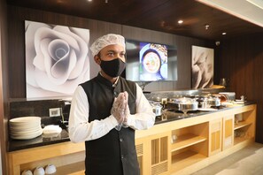 Daily buffet breakfast for a fee - Hotel Saket 27 (New Delhi)