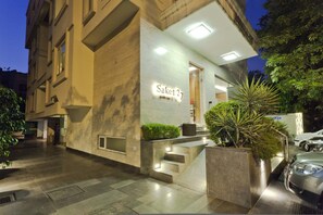 Property entrance - Hotel Saket 27 (New Delhi)