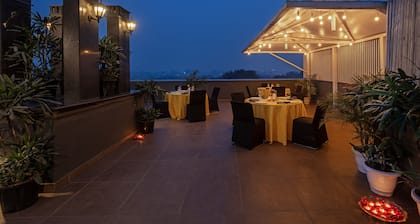Hotel Saket 27