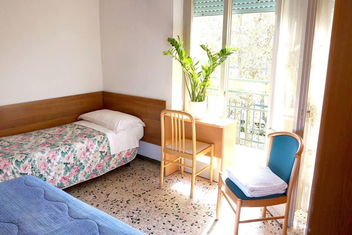 In-room safe, desk, iron/ironing board, free WiFi