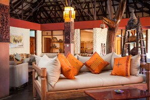 Área de estar no saguão