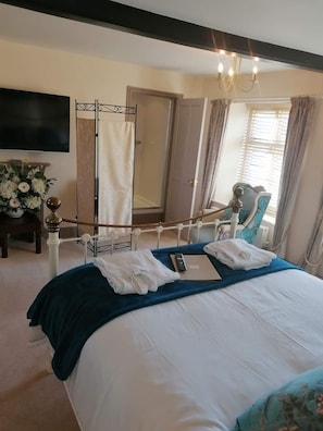 Superior Double Room, Ensuite, Garden View