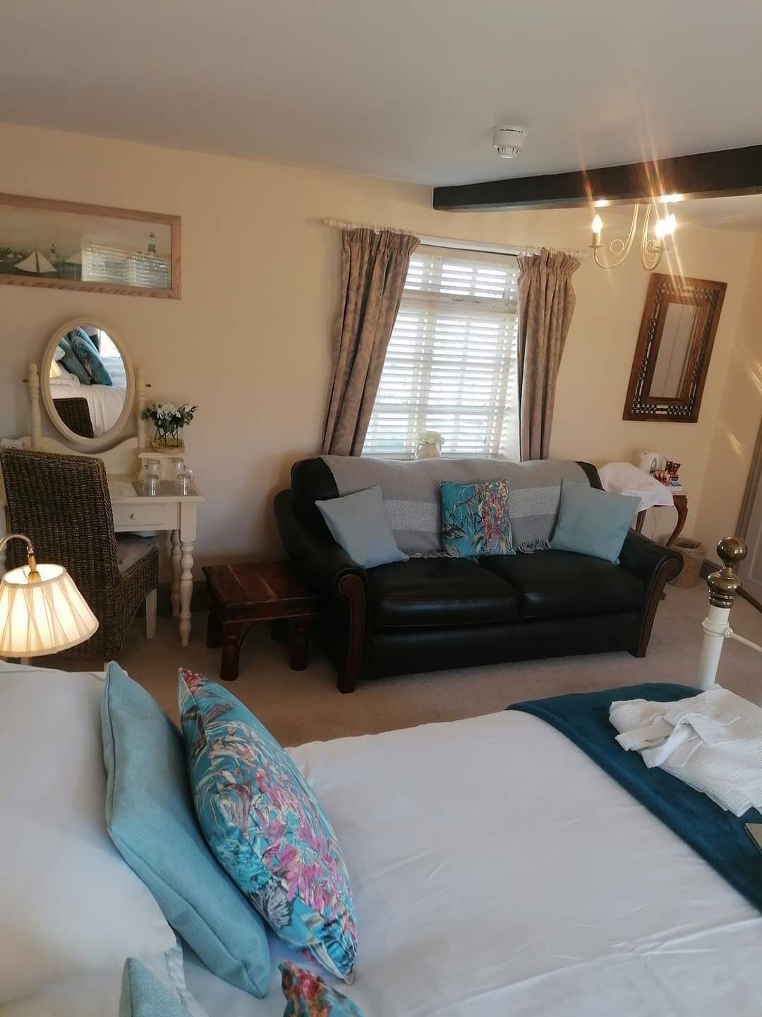 Superior Double Room, Ensuite, Garden View | WiFi