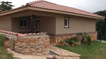 Luxury-Villa, 3 Schlafzimmer, Poolblick | 1 Schlafzimmer, hochwertige Bettwaren, Zimmersafe, Schreibtisch