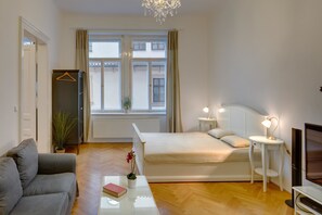 Three Rooms Apartment | Vistas desde la habitación
