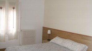 Doppel- oder Zweibettzimmer