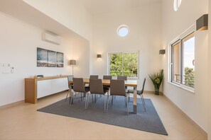 In-room dining - NAU Salema Beach Village (Vila do Bispo)
