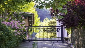 Exterior - L'Amagatall de cal Tonedor (Vallgorguina)