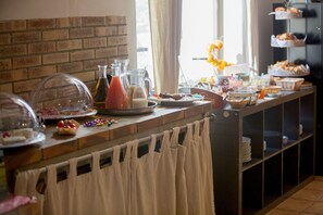 Daily continental breakfast for a fee - Auberge de l'Espinouse (Fraisse-sur-Agout)