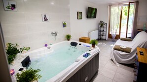 室內 Spa 池