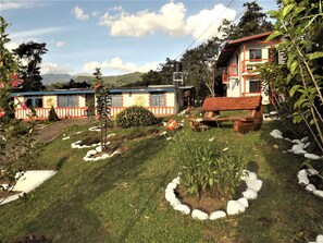 Porch - Hostal El Zorzal (Salento)