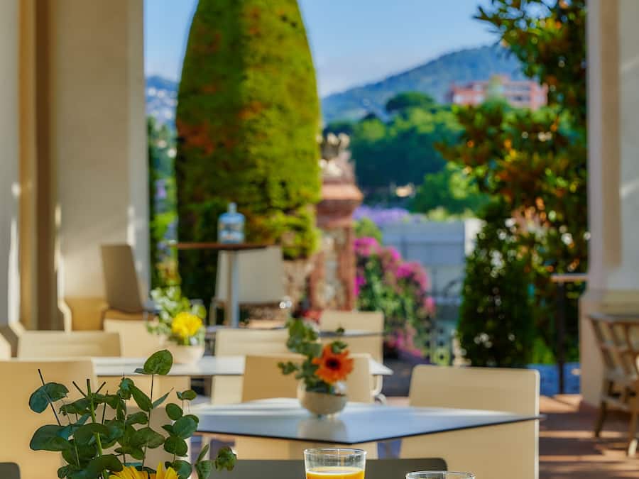 Daily buffet breakfast (EUR 15 per person)