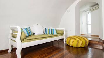 Living area | Flat-screen TV