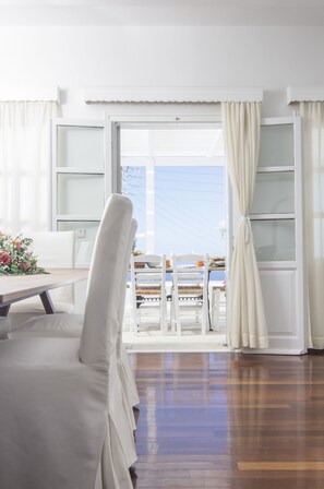Villa de lujo, baño privado, vistas a la ciudad | Vistas al patio
