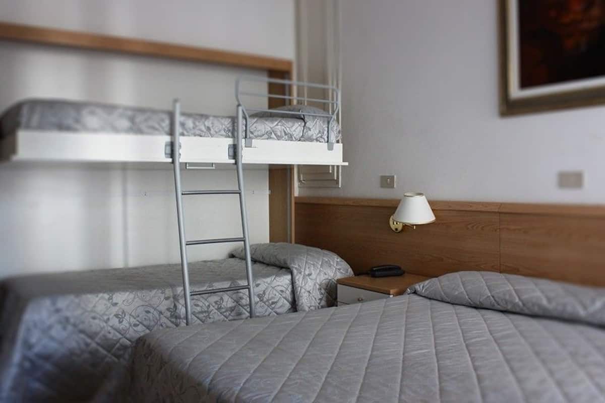 Zimmersafe, schallisolierte Zimmer, Babybetten, kostenloses WLAN