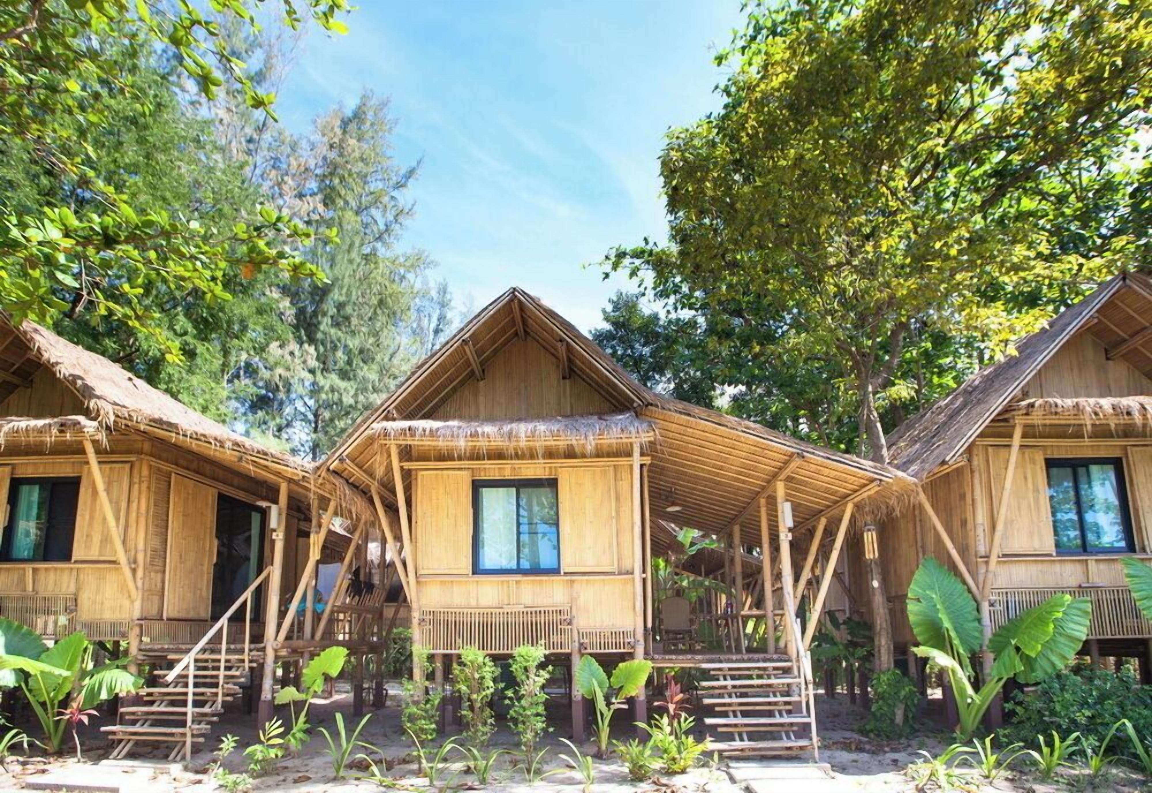 beach front cottage | 1 bedroom, in-room safe, free wifi