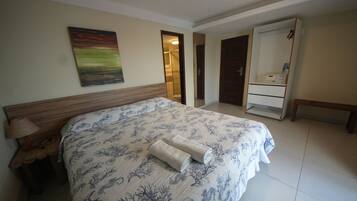 Apartamento Master | Frigobar, cofres nos quartos, Wi-Fi de cortesia, roupa de cama