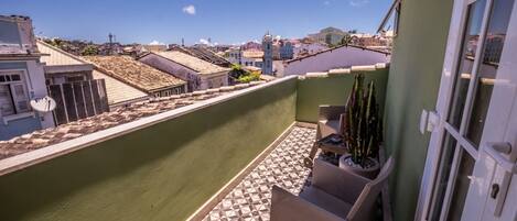 Deluxe Double Room, Bathtub | Minibar, in-room safe, desk, blackout curtains