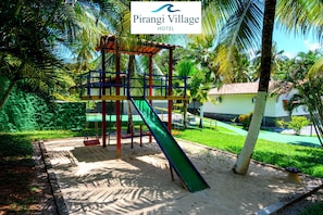 Area giochi per bambini (all'aperto)