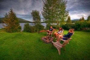 Fireplace - Le Chalet Relax du Lac St-Tite (Saint-Tite-des-Caps)