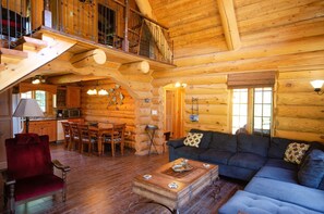 Interior - Le Bois Rond Des Ruisseaux (Saint-Tite-des-Caps)