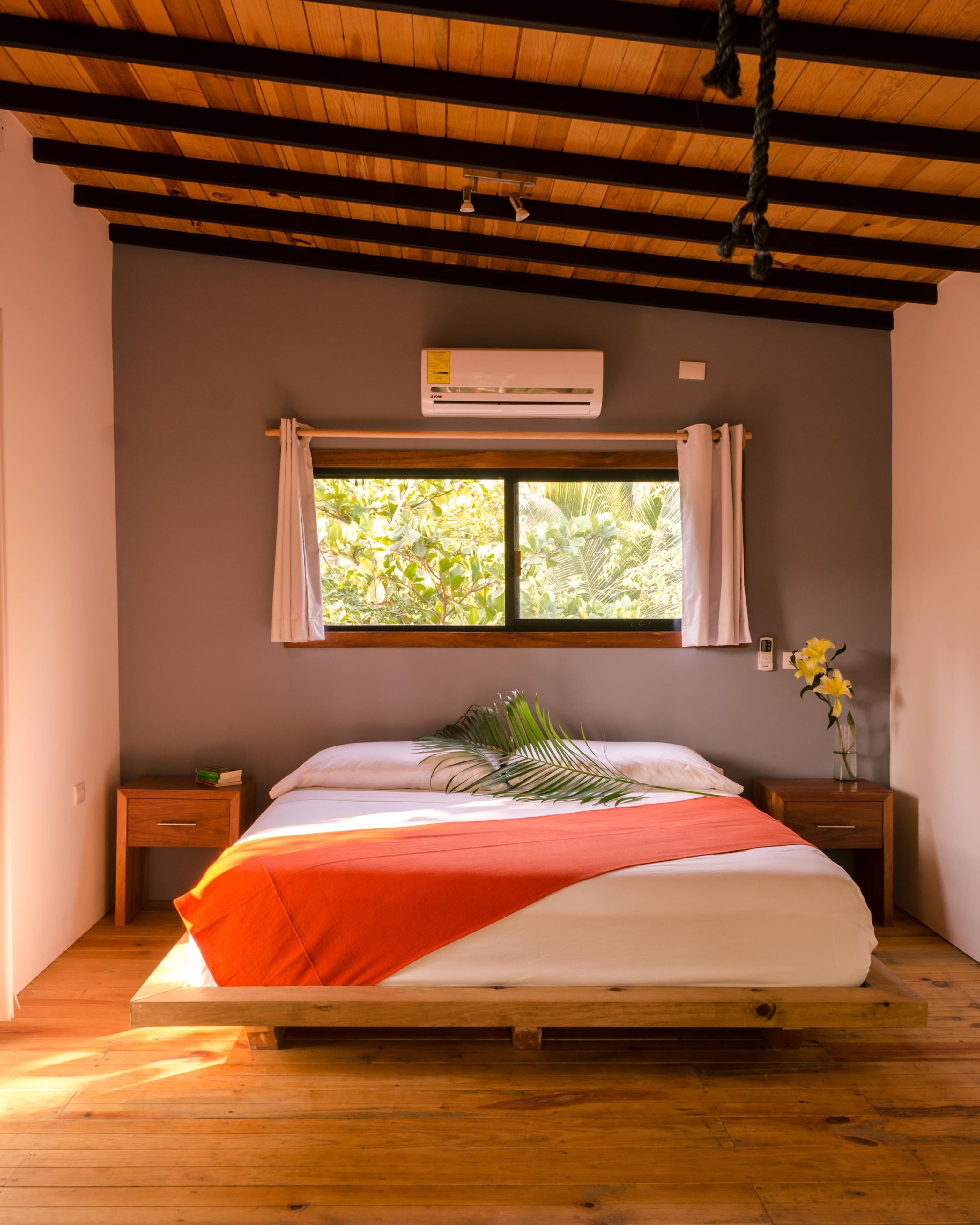 Deluxe Room, 1 King Bed | In-room safe, free WiFi, bed sheets