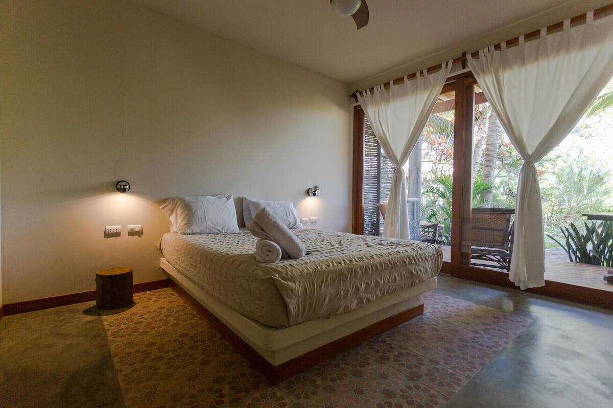 Cribs (free), WiFi (free)