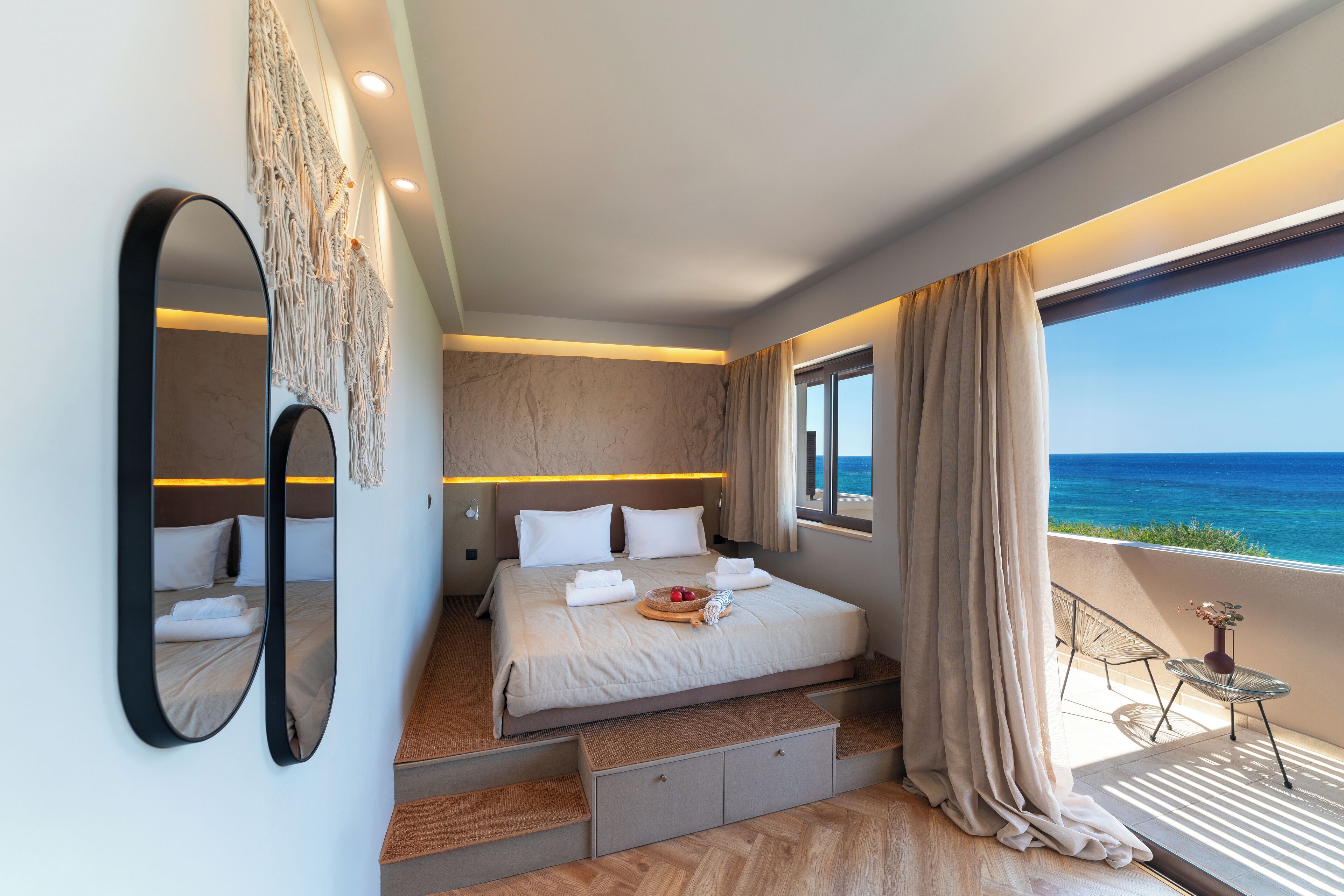 Villa Tradizionale, 1 camera da letto, piscina privata, vista mare | 1 camera, una cassaforte in camera, una scrivania, insonorizzazione