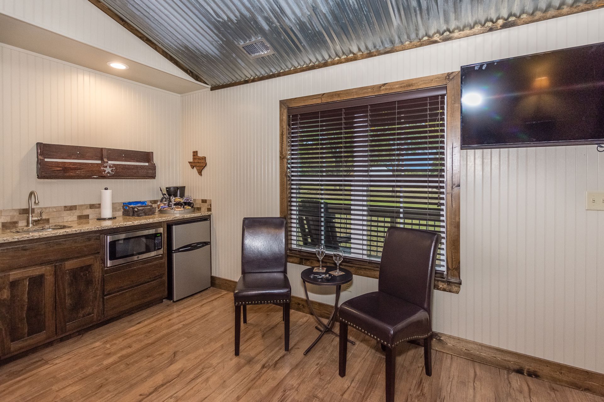 Cottage, Vineyard View (Texas Pride) | Private kitchenette | Fridge, microwave, coffee/tea maker