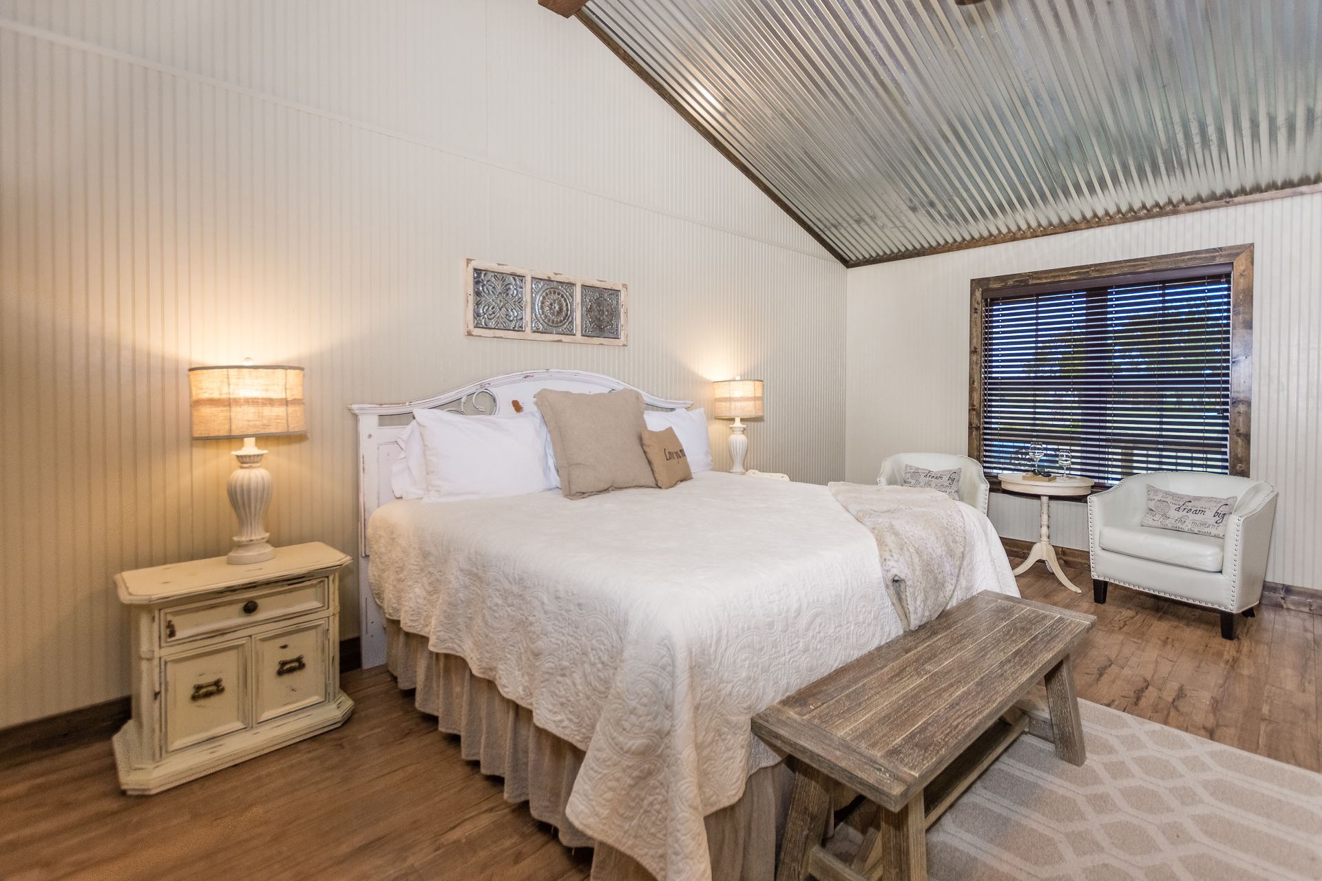 Cottage, pemandangan kebun anggur (White Horse) | 1 kamar tidur, seprai premium, brankas, dan didekorasi berbeda-beda