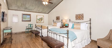 Cottage, Vineyard View (Love Birds) | 1 bedroom, premium bedding, in-room safe, individually decorated