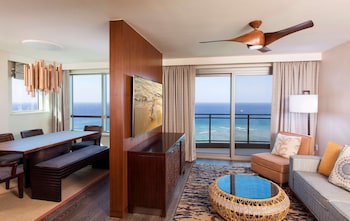 1 bedroom, premium bedding, pillowtop beds, in-room safe at Hilton Grand Vac Club The Grand Islander Waikiki Honolulu