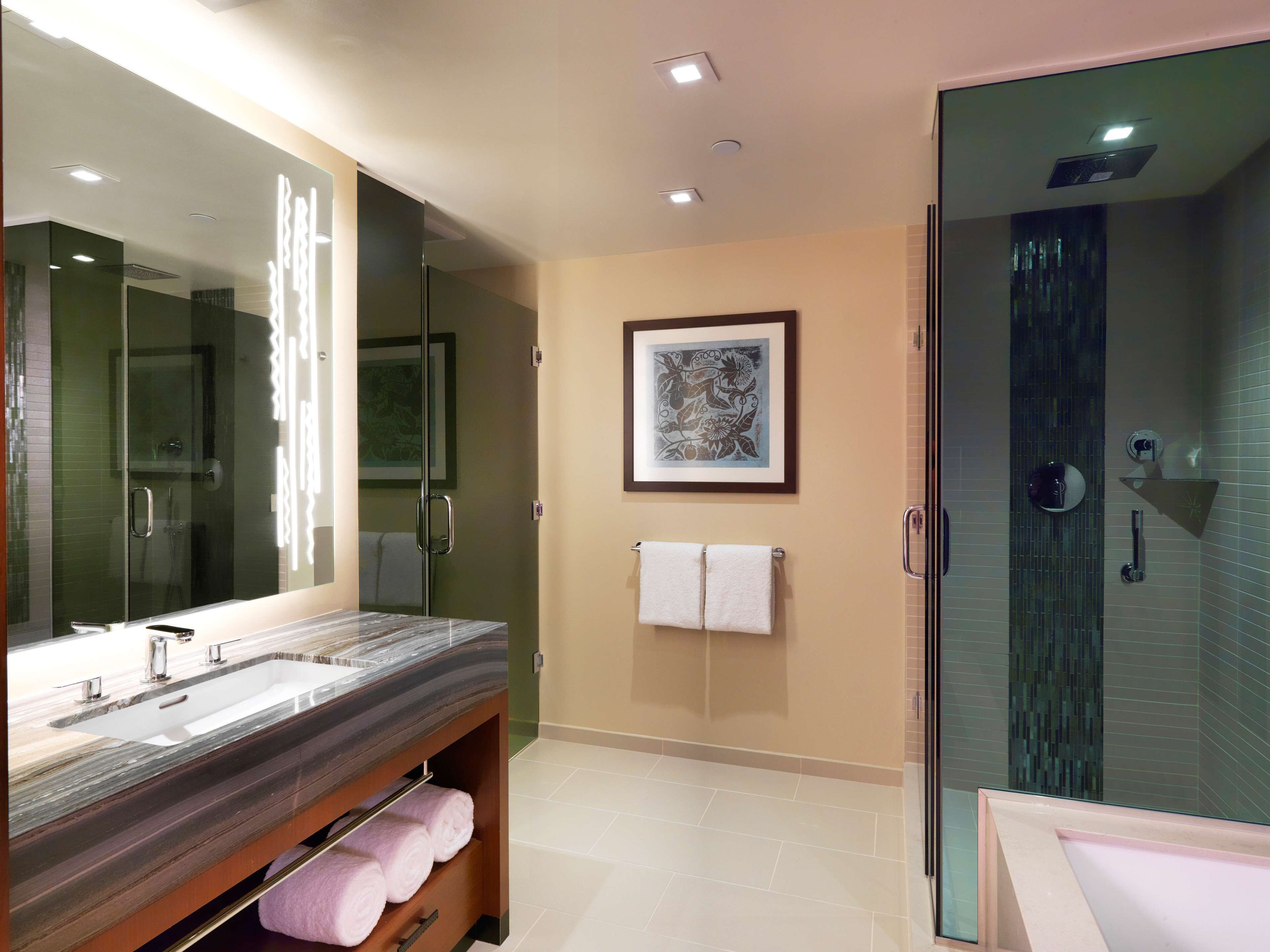 Photo - Hilton Grand Vac Club The Grand Islander Waikiki Honolulu