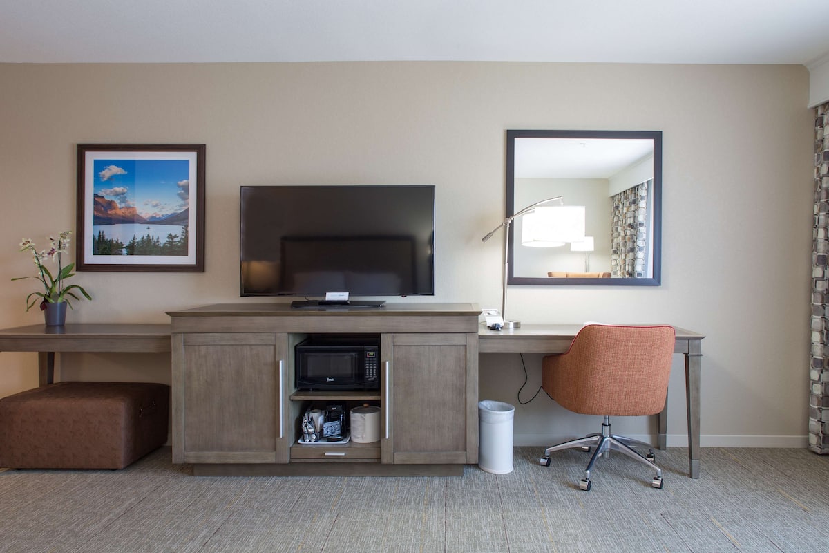 premium bedding, desk, iron/ironing board, free cots/infant beds