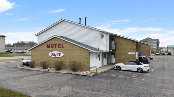 Exterior - Stayinn (Willmar)