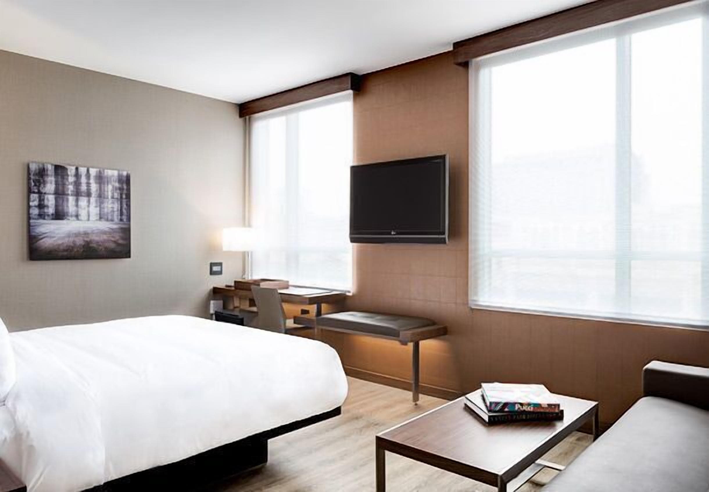 suite, 1 bedroom, balcony, corner | 1 bedroom, premium bedding, in-room safe, desk