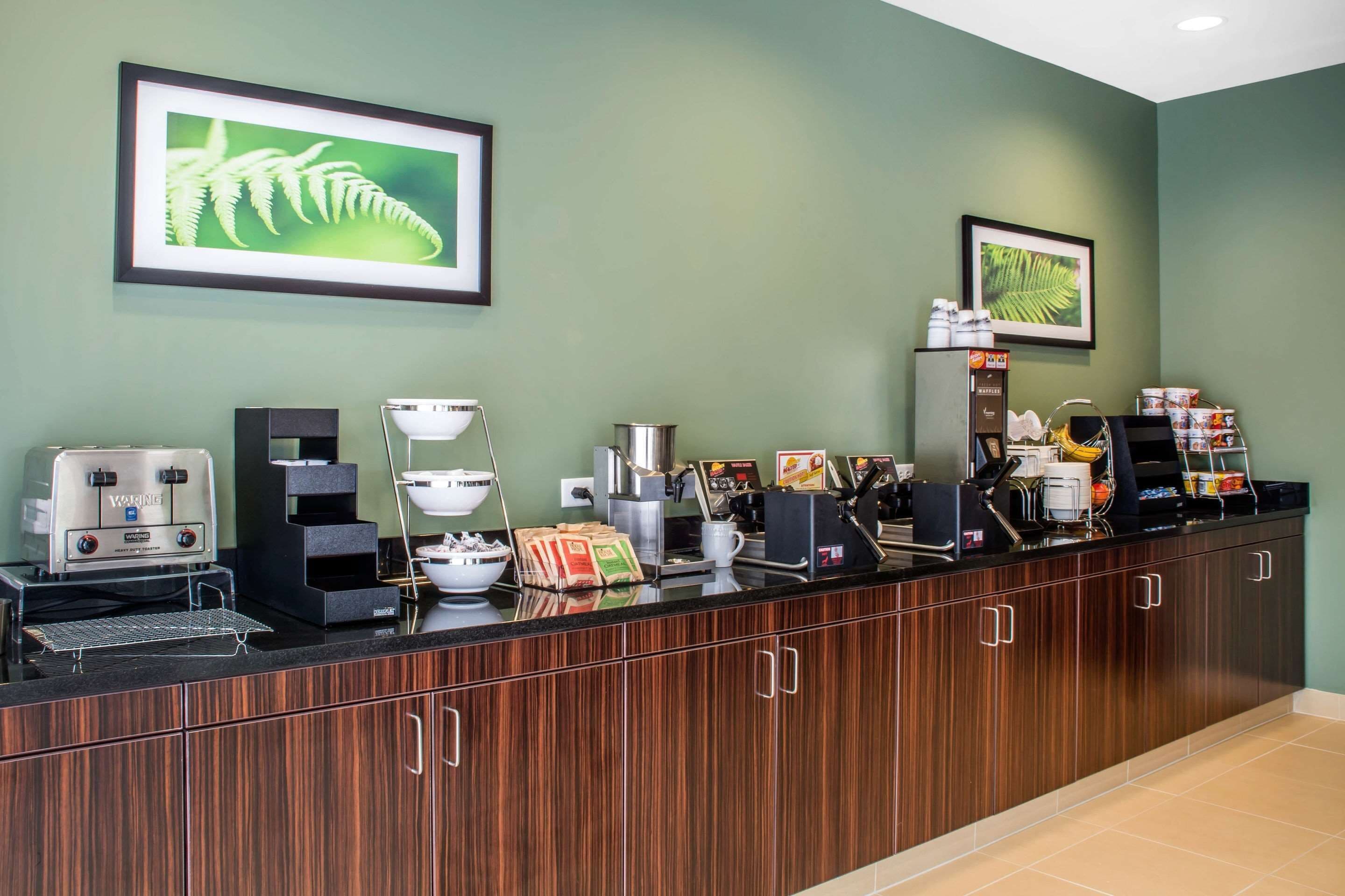 Free daily buffet breakfast