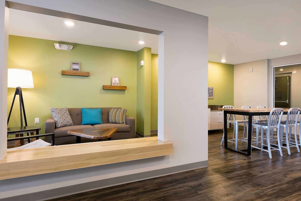 WoodSpring Suites Las Colinas - Northwest Dallas