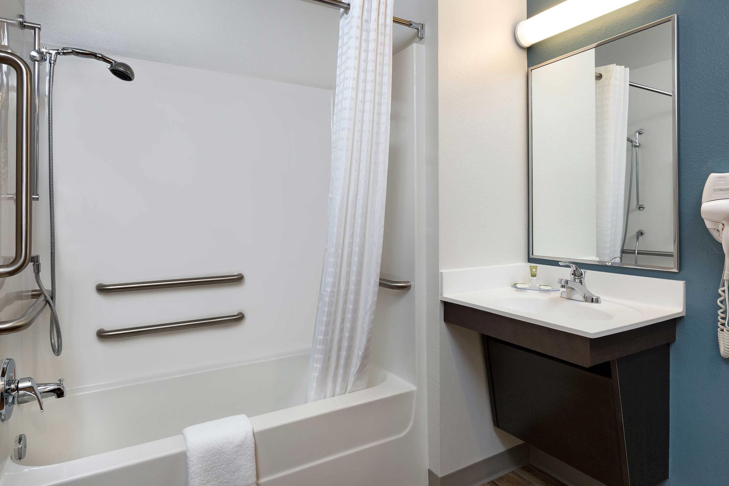 Photo - WoodSpring Suites Houston IAH Airport