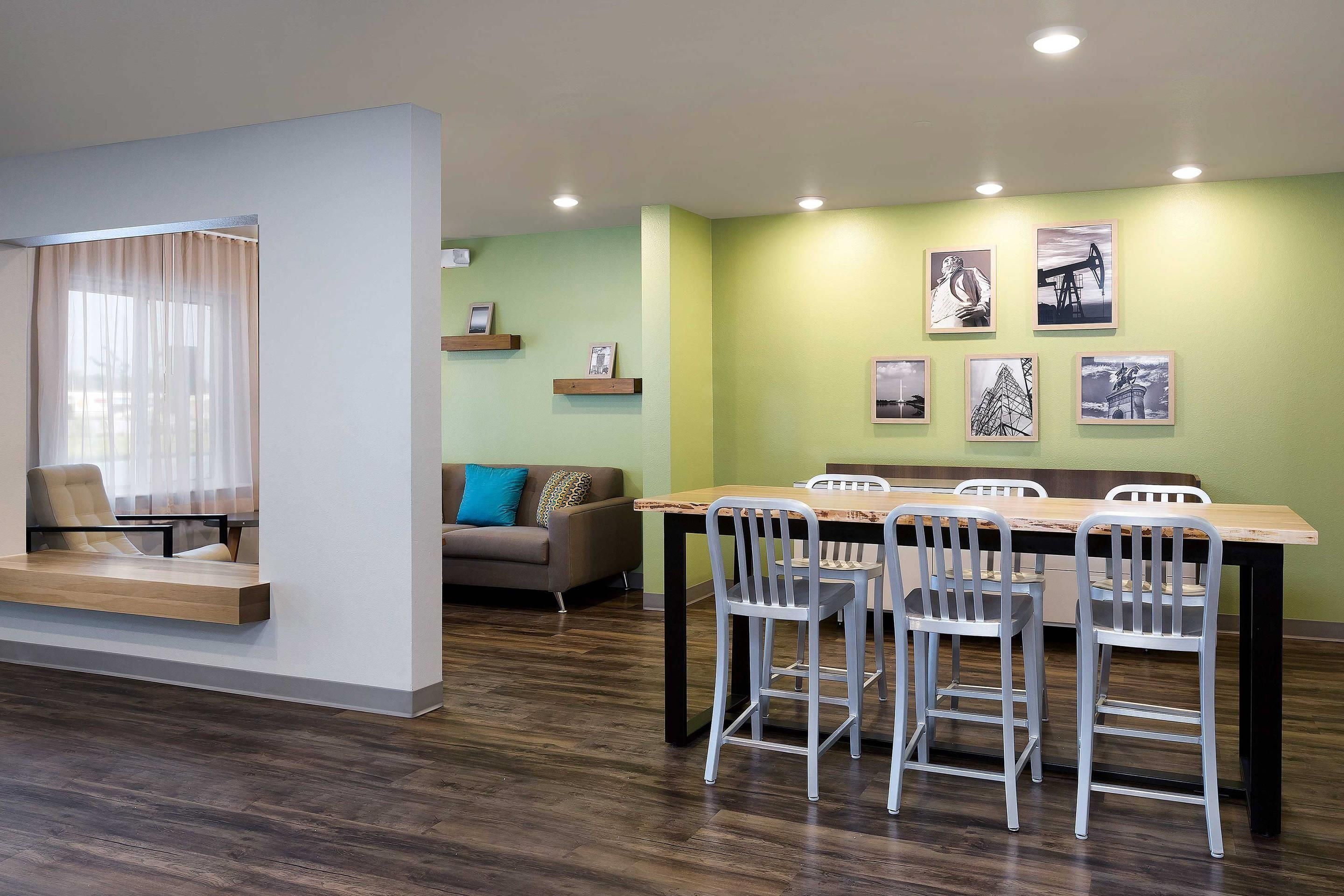 Photo - WoodSpring Suites Houston IAH Airport