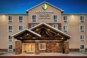 Exterior - WoodSpring Suites Houston IAH Airport (Humble)