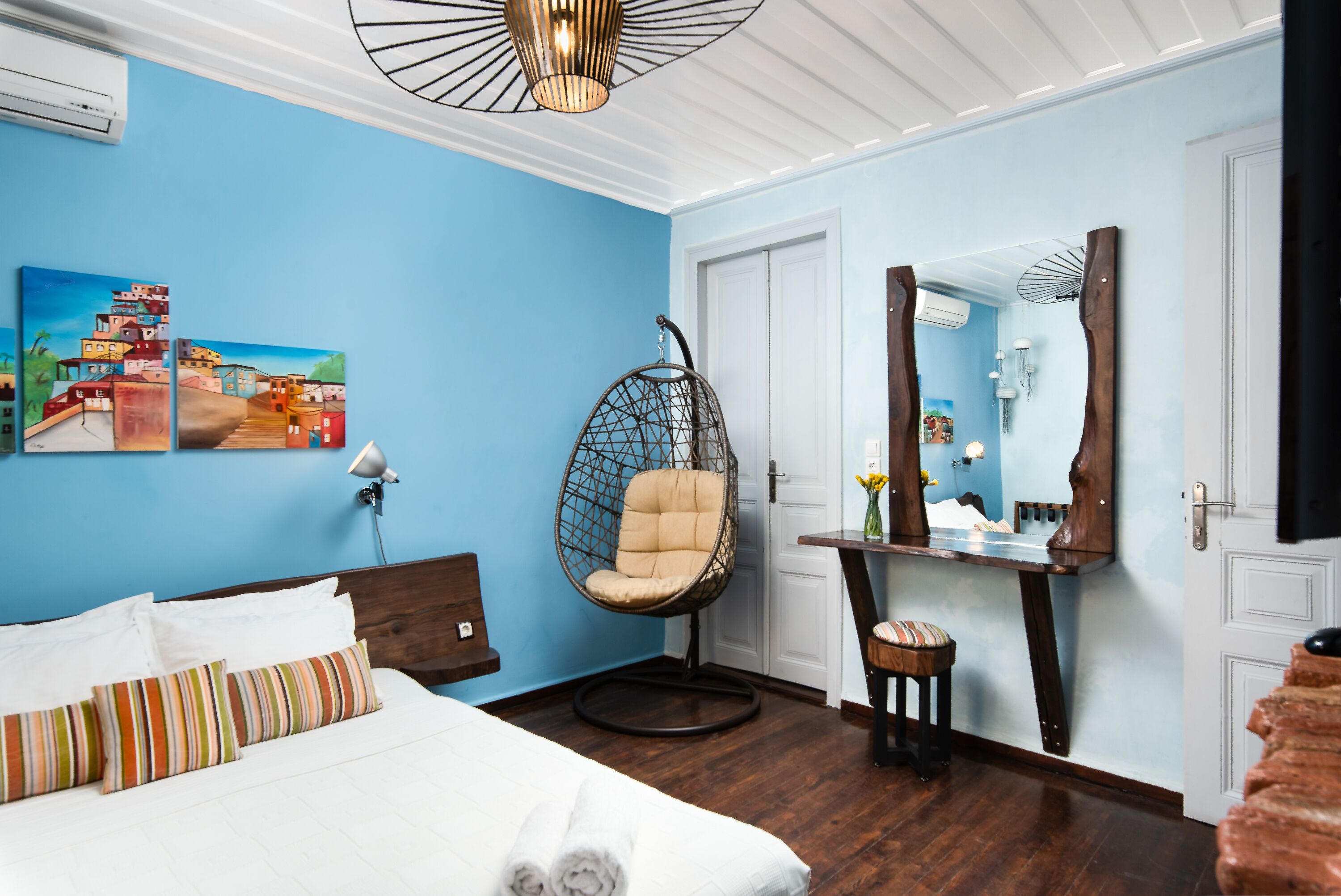Suite, Balcony (King) | Individually decorated, individually furnished, soundproofing