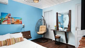 Suite, Balcony (King) | Individually decorated, individually furnished, soundproofing